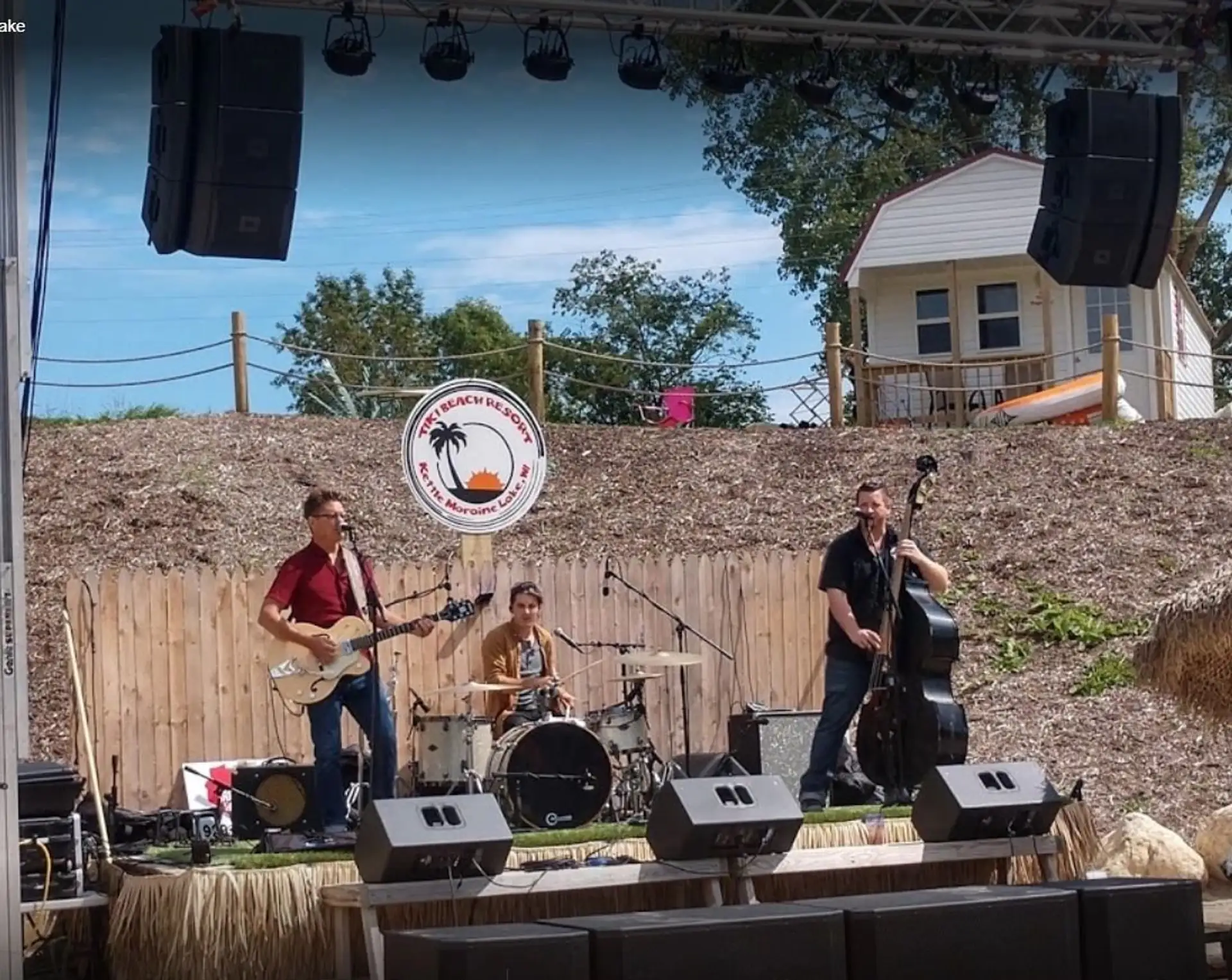 Rockabilly trio on the beach stage